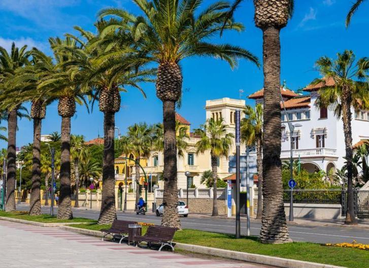 Apartamentos Intersalou Priorat Bagian luar foto