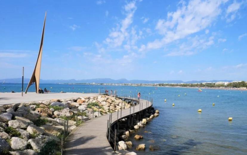 Apartamentos Intersalou Priorat Bagian luar foto