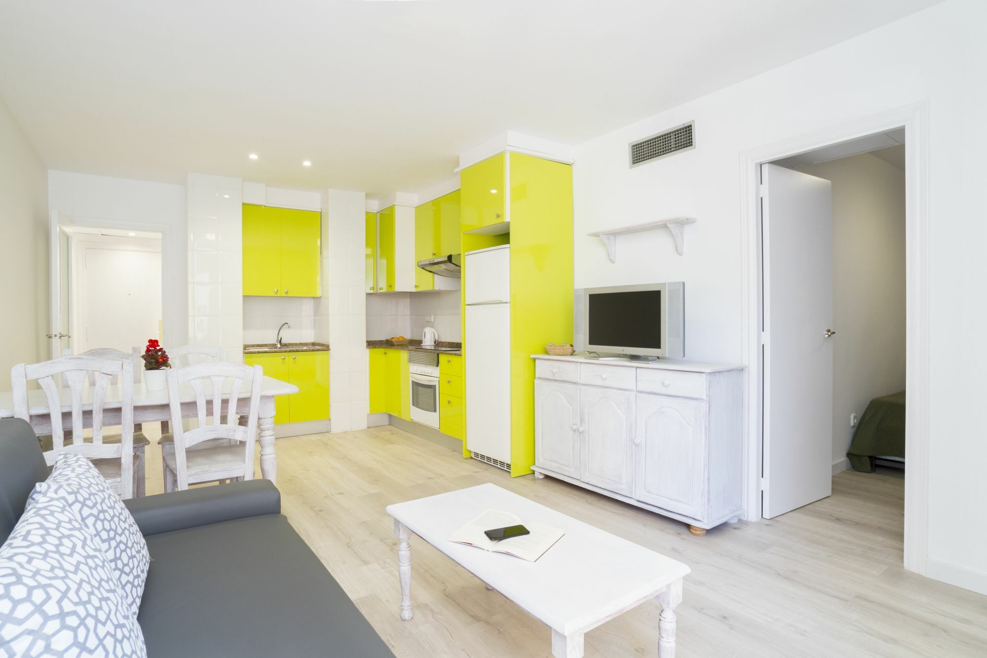 Apartamentos Intersalou Priorat Bagian luar foto