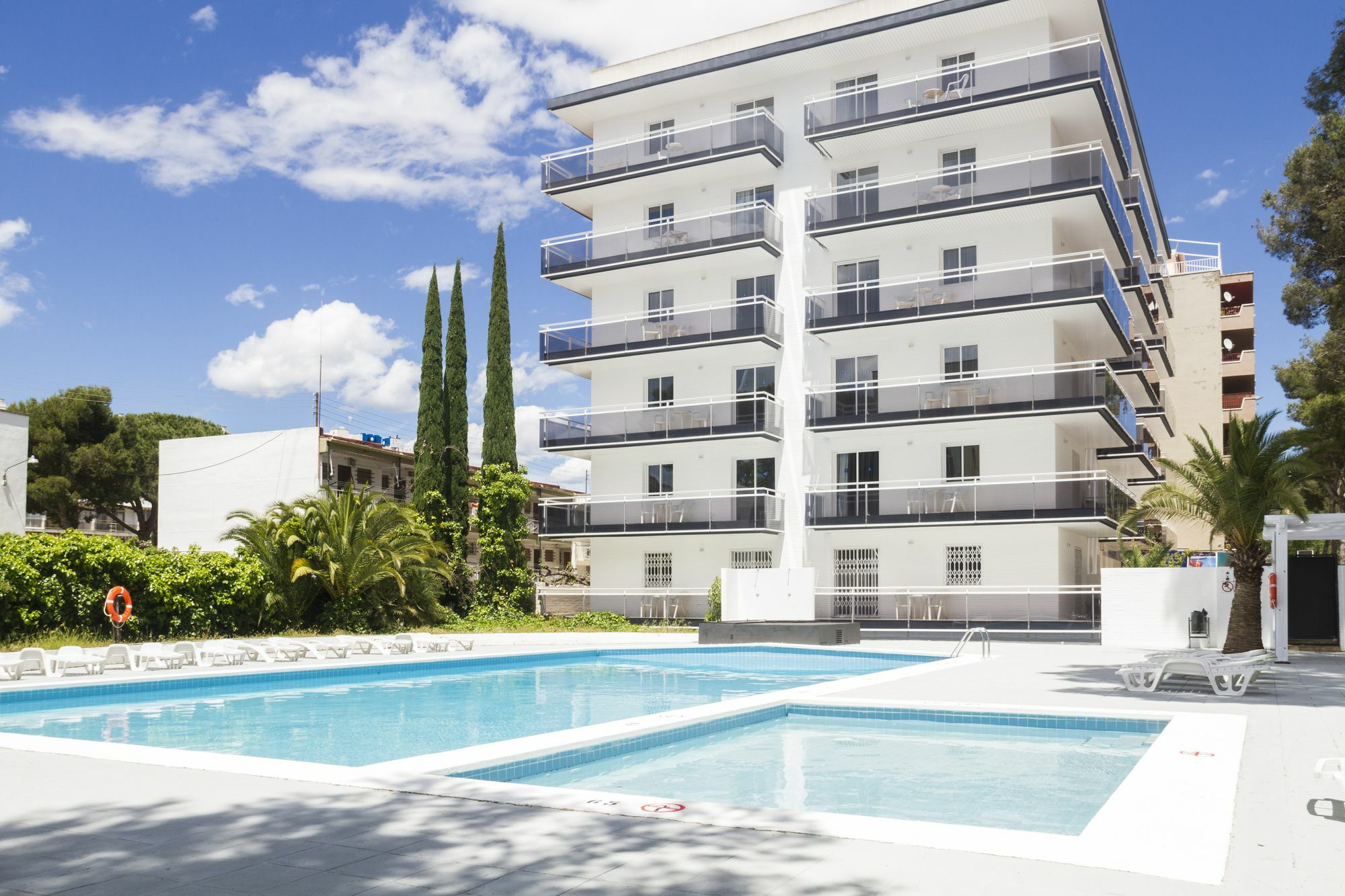 Apartamentos Intersalou Priorat Bagian luar foto